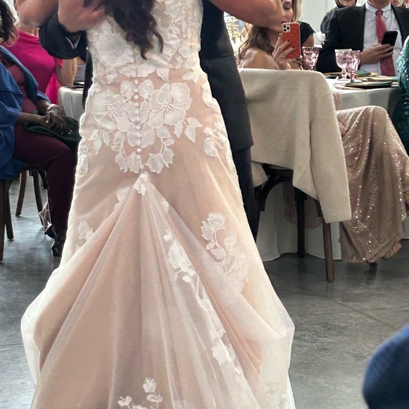 Designer - Custom Designer - Wedding dress - Picture 5 of 8